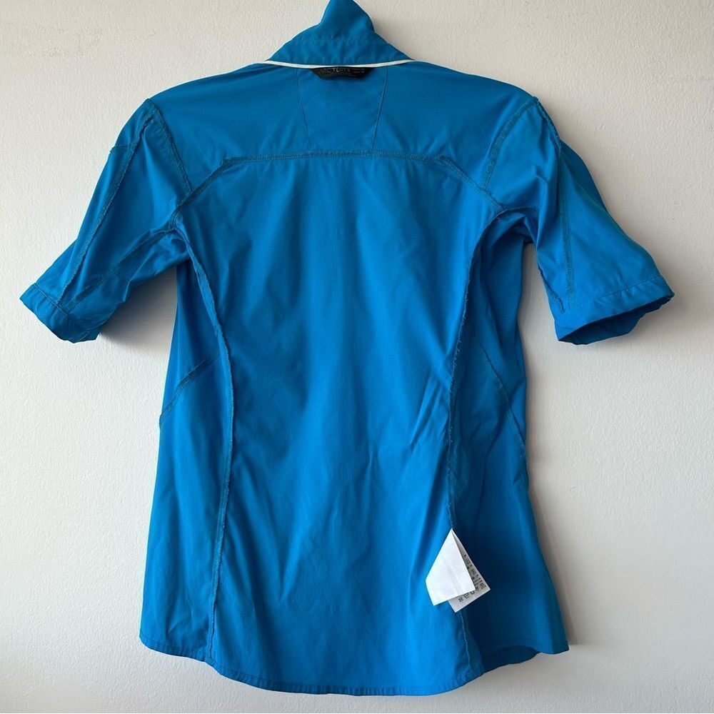 Arc’teryx Fernie Short Sleeve Shirt in blue - Picture 8 of 12